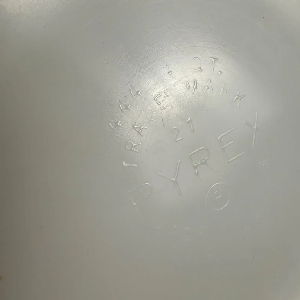 Pyrex‎ Town & Country 444 Cinderella Mixing Bowl White Gold Brown 4 Qt
